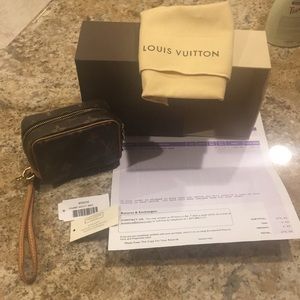 Louis Vuitton Monogram Wapity Case